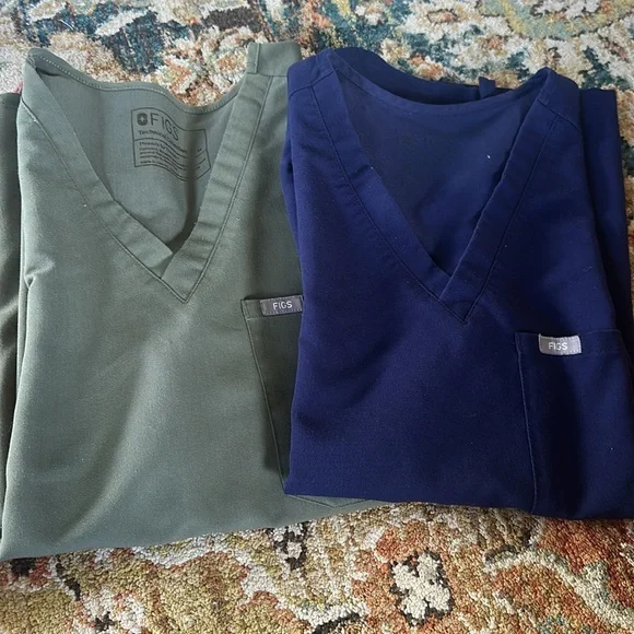 Figs scrub tops - Picture 2 of 5